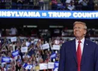 Trump’s Counter Programming Steals DNC Spotlight from Harris news-20082024-002852