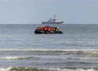 Tragedy Strikes as Eight People Perish Trying to Cross English Channel news-15092024-125025