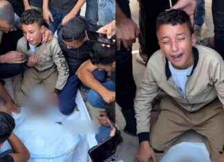 Palestinian Child Mourns Father Killed by Israeli Strike: A Heartbreaking Story of Loss and Grief news-24092024-220710