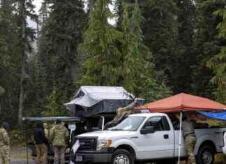 California Natives Identified as Aviators Killed in Navy Crash news-22102024-035901