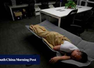 China’s Top Companies Shift Away from 996 Work Culture chinas-top-companies-shift-away-from-996-work-culture